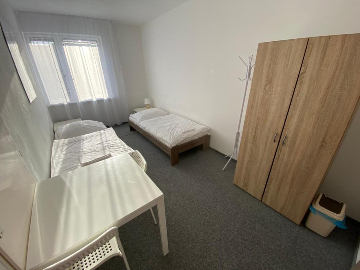 Ubytovna Kubra Hodonin Luaran gambar