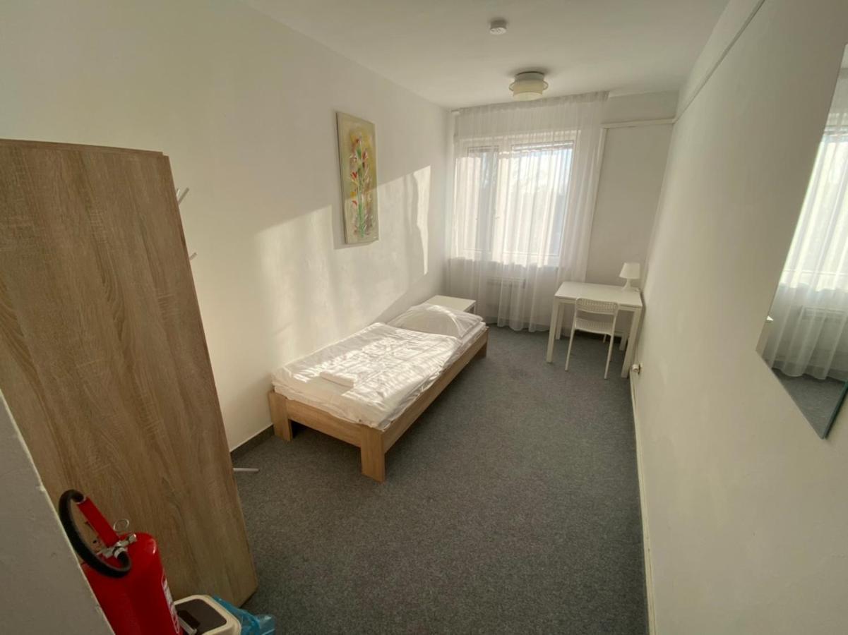 Ubytovna Kubra Hodonin Luaran gambar