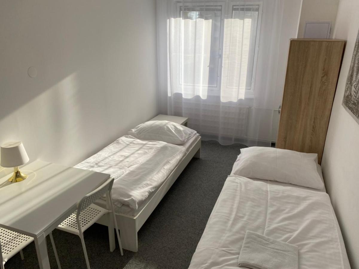 Ubytovna Kubra Hodonin Luaran gambar