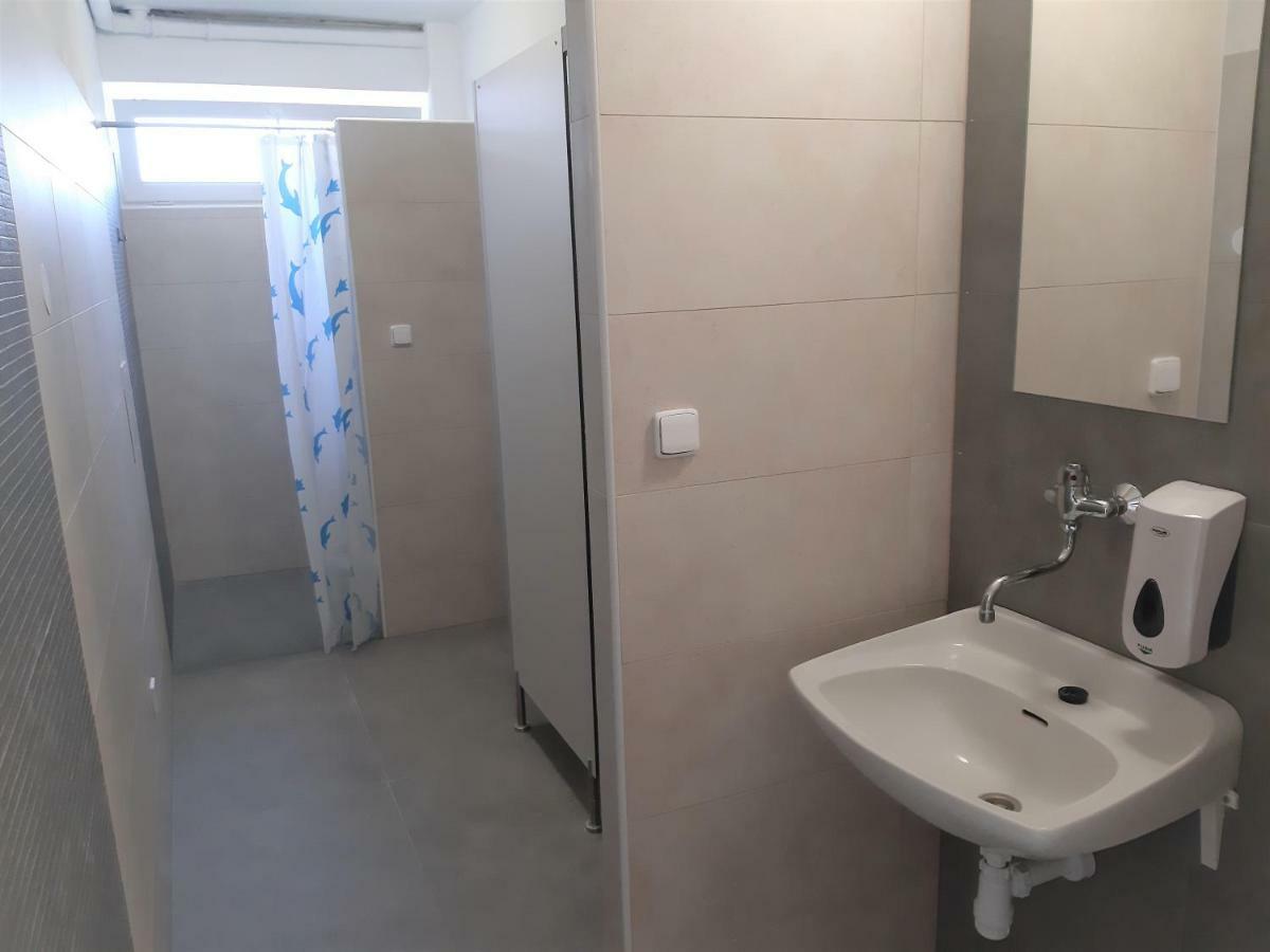 Ubytovna Kubra Hodonin Luaran gambar