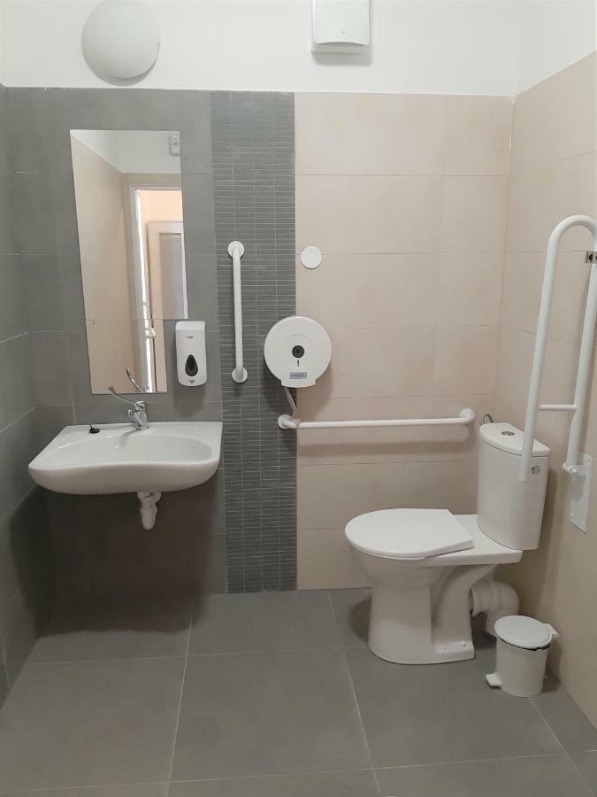 Ubytovna Kubra Hodonin Luaran gambar